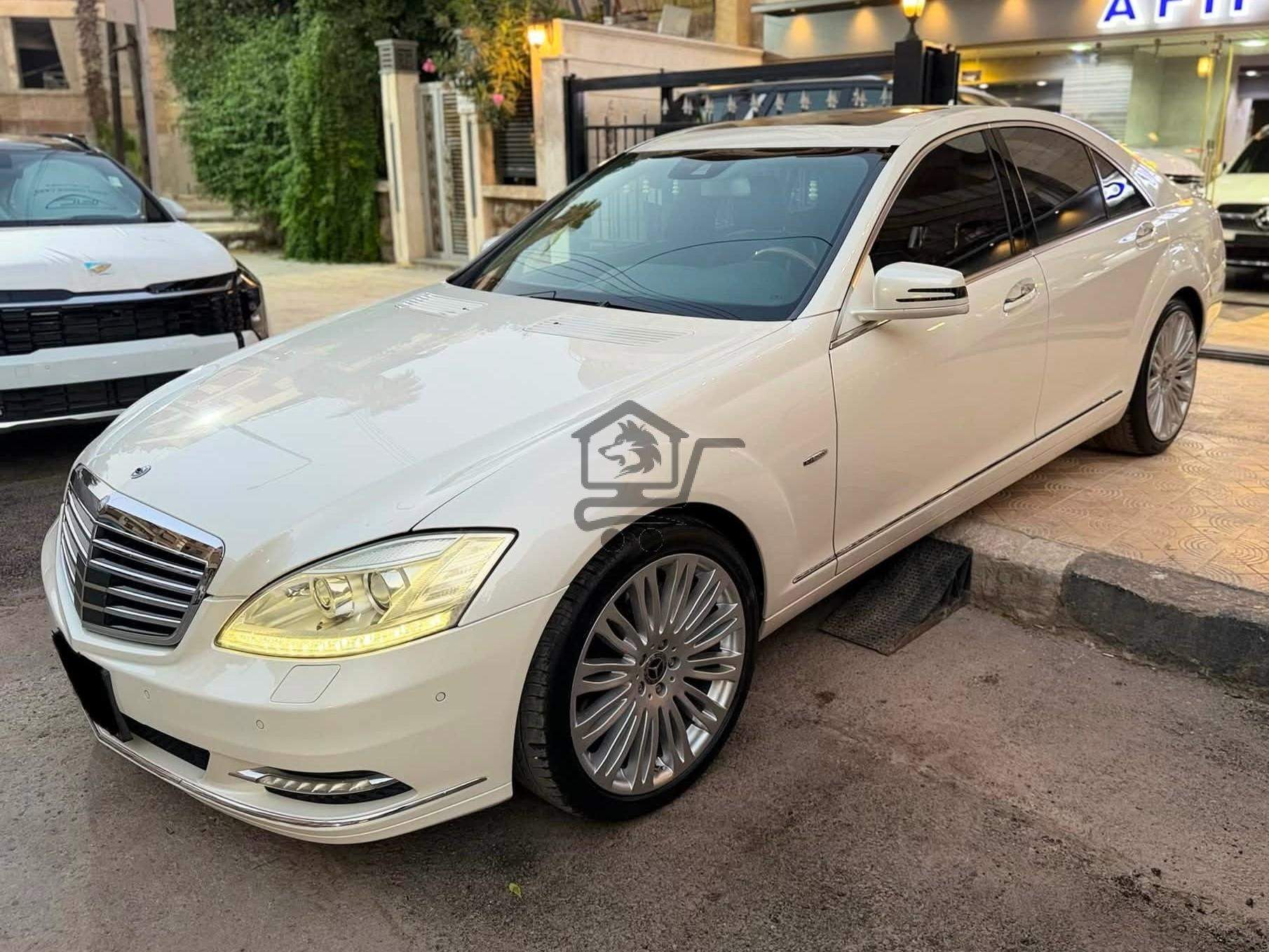 Mercedes-Benz S500 2012 - الصورة 1