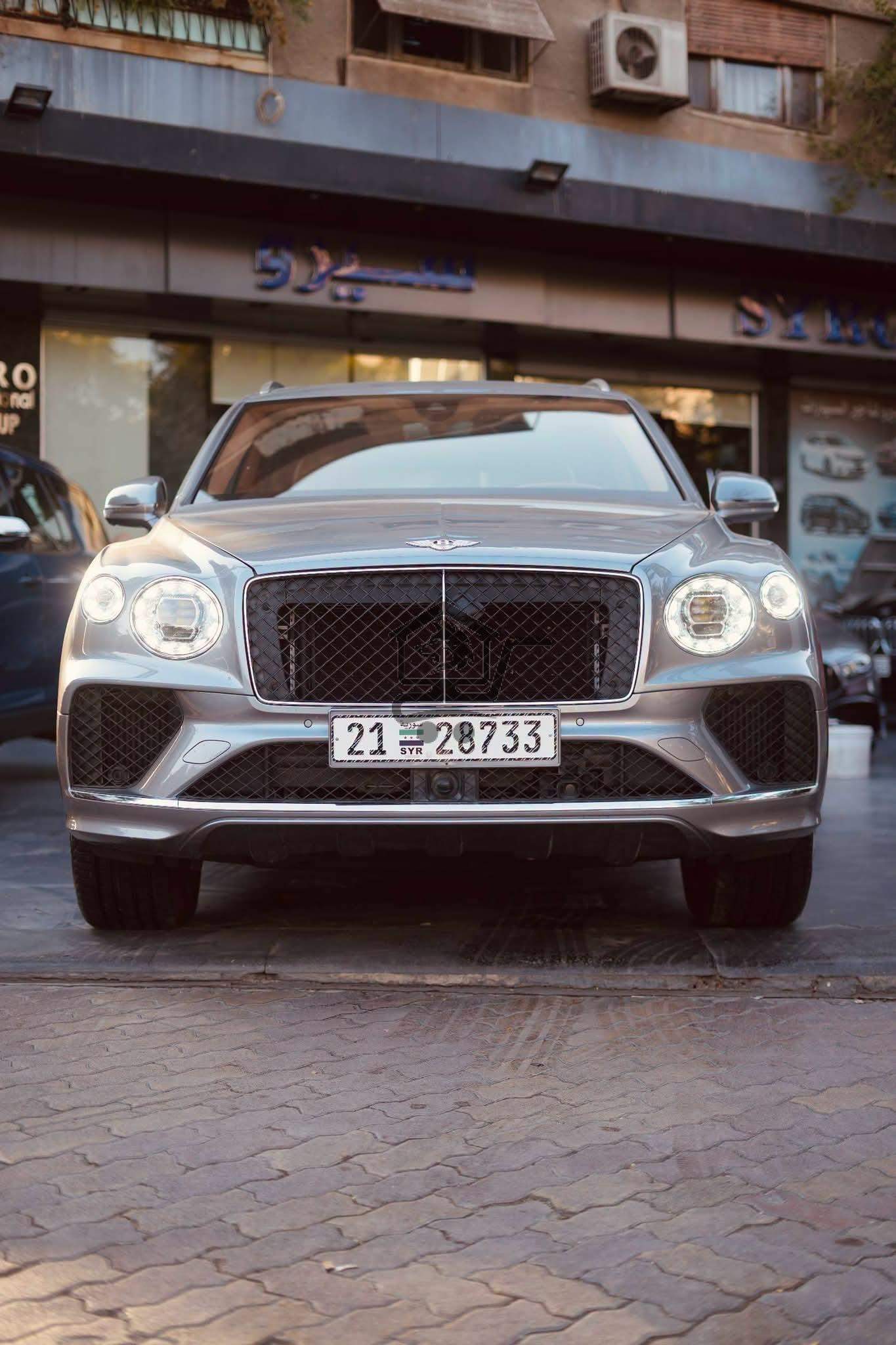 BENTLEY BENTAYGA - الصورة 1