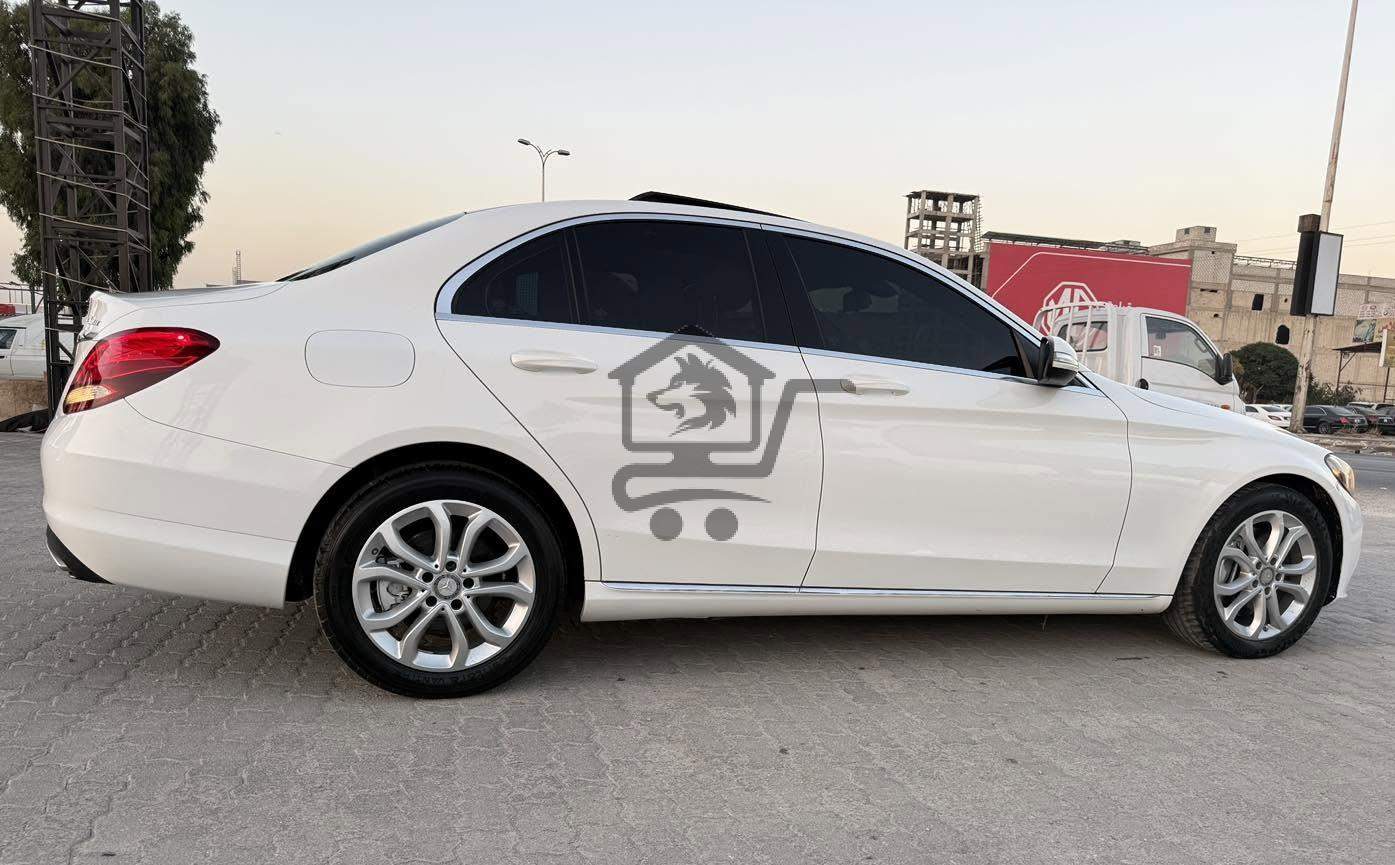 Mercedes C300 2015 4matic - الصورة 4
