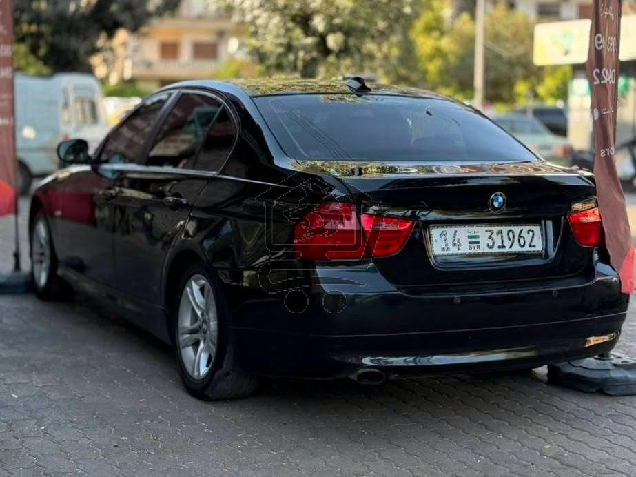 BMW 320i 2011 - الصورة 2