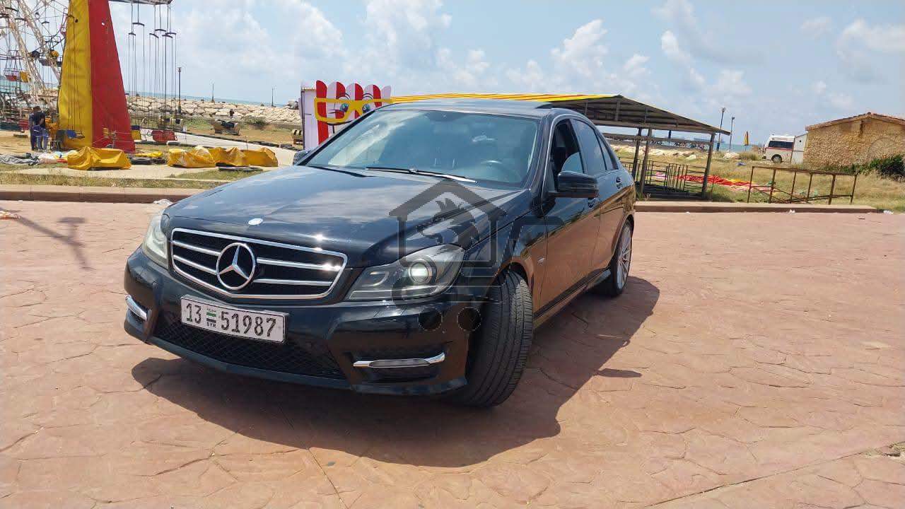 Mercedes Benz - الصورة 6