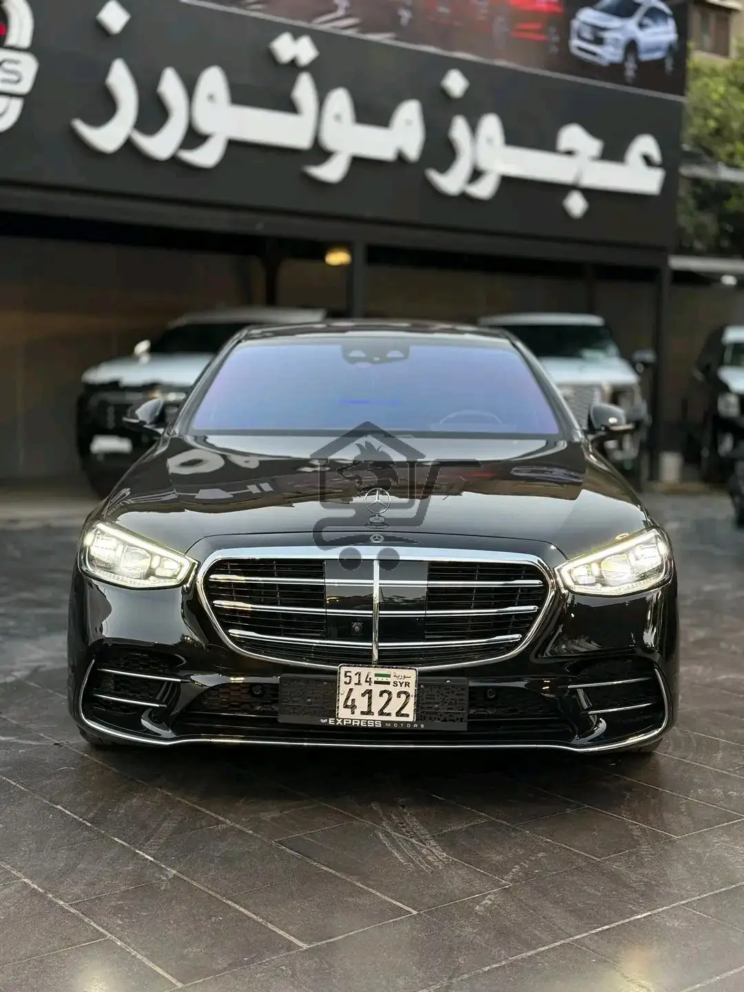 Mercedes Benz - الصورة 1