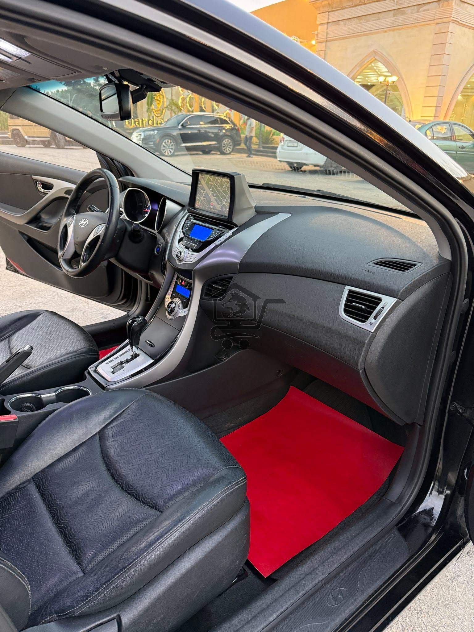 Hyundai Avante 2011 - الصورة 6