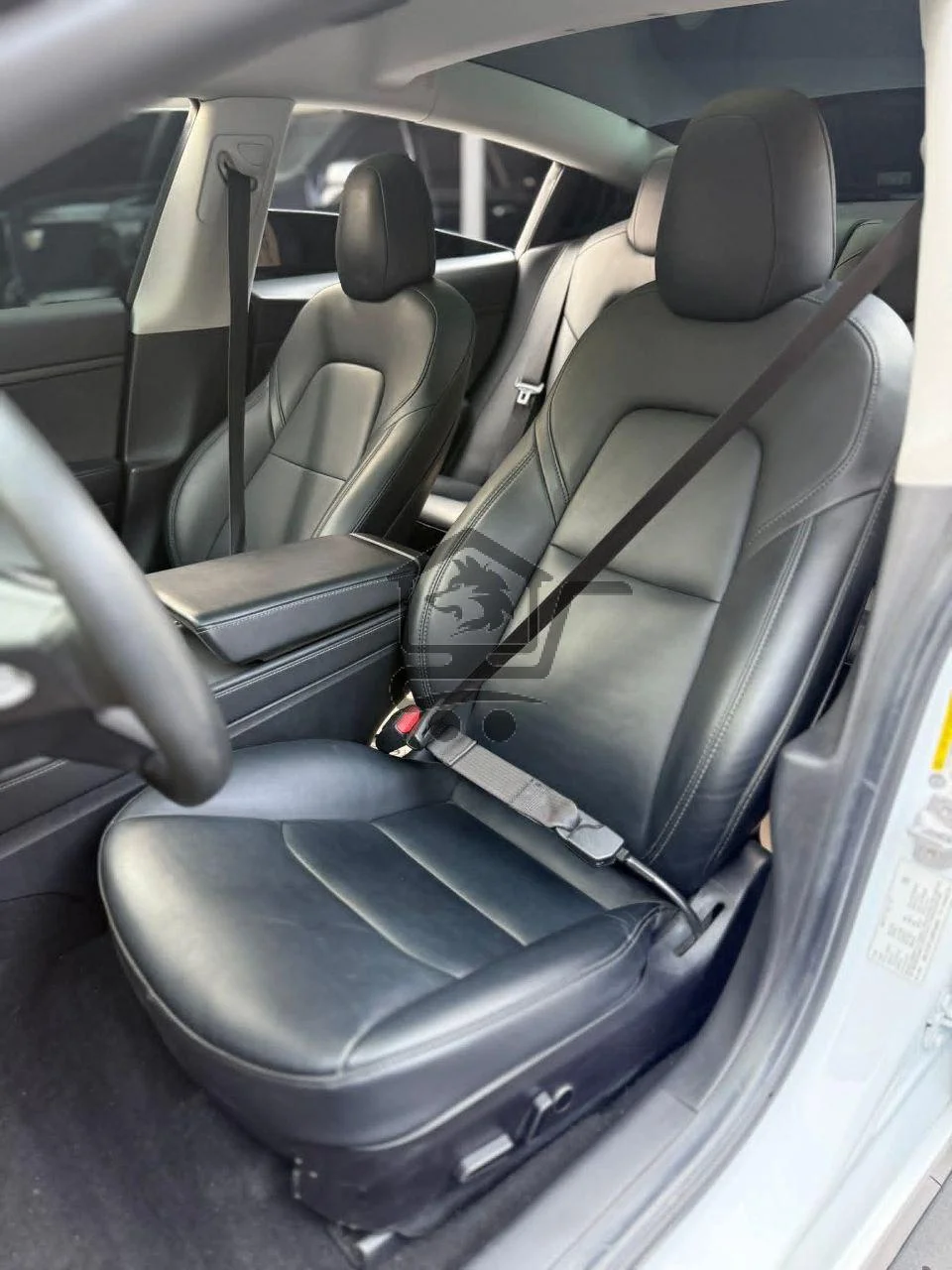 Tesla Model 3 - الصورة 6