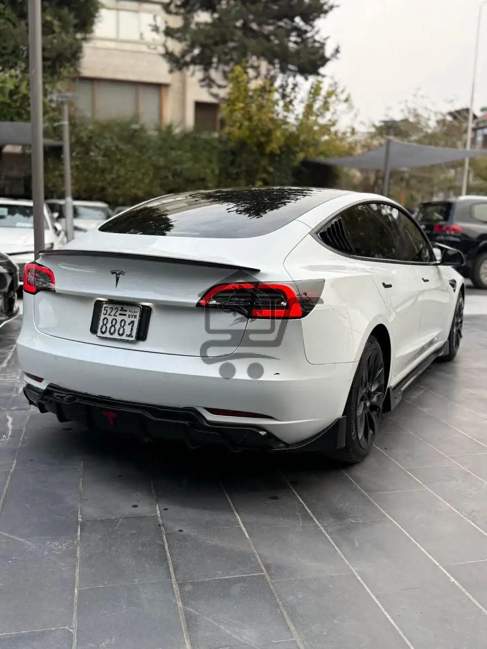 Tesla Model 3 - الصورة 3