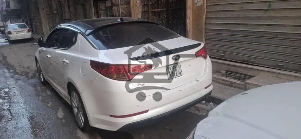 كيا اوبتما - الصورة 2