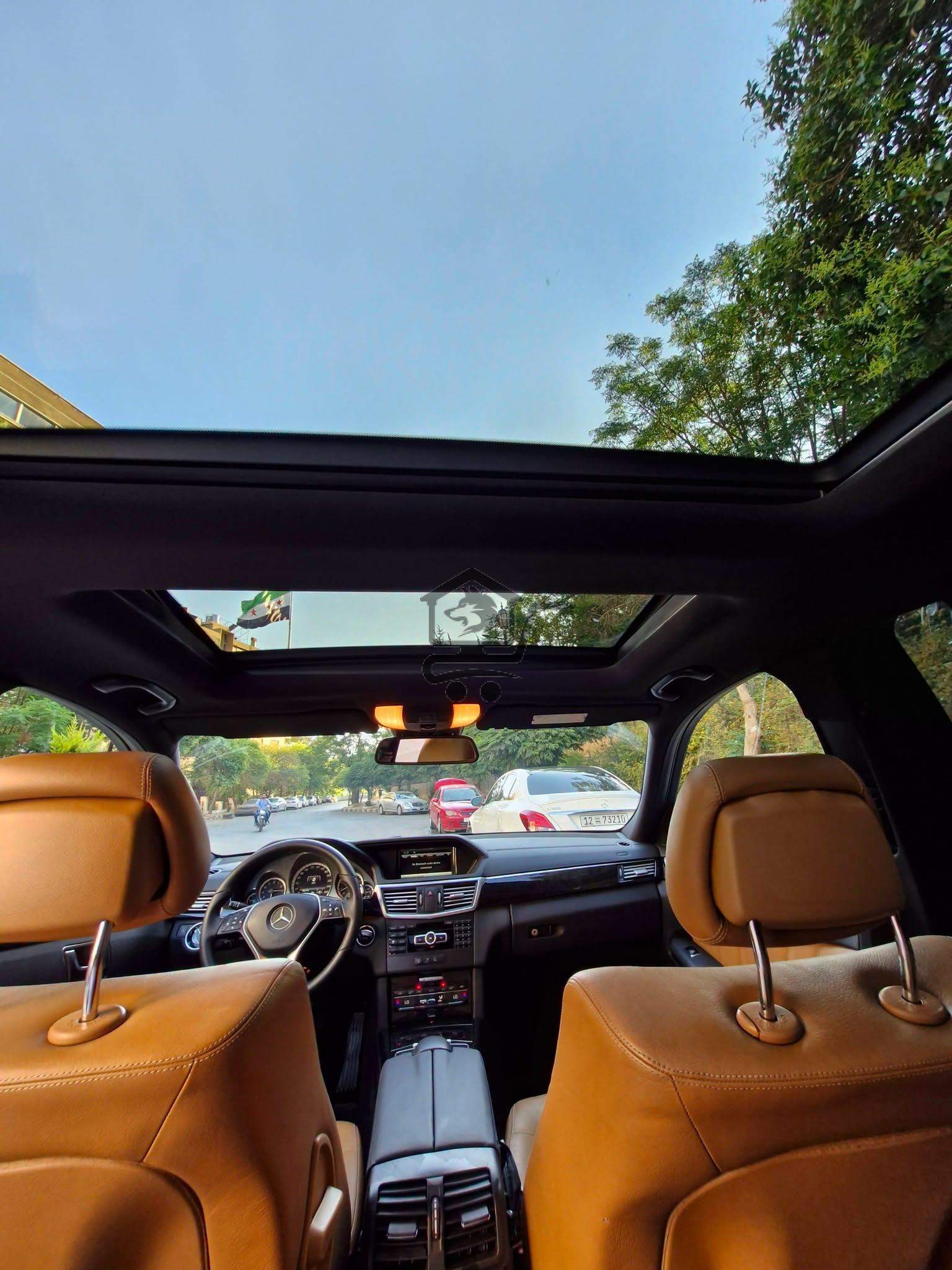 Mercedes-Benz E300 2013 - الصورة 8