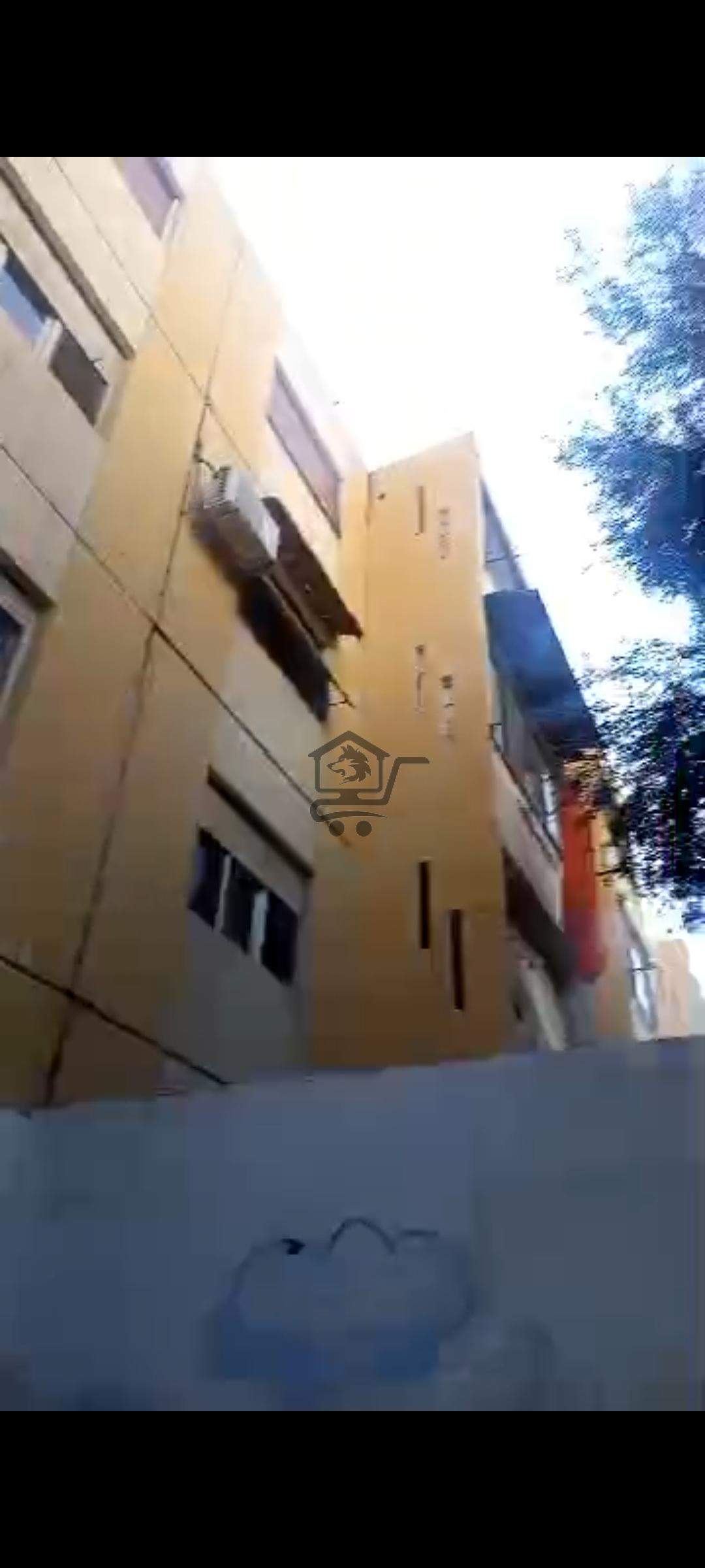 شقة بموقع خدمي - الصورة 8