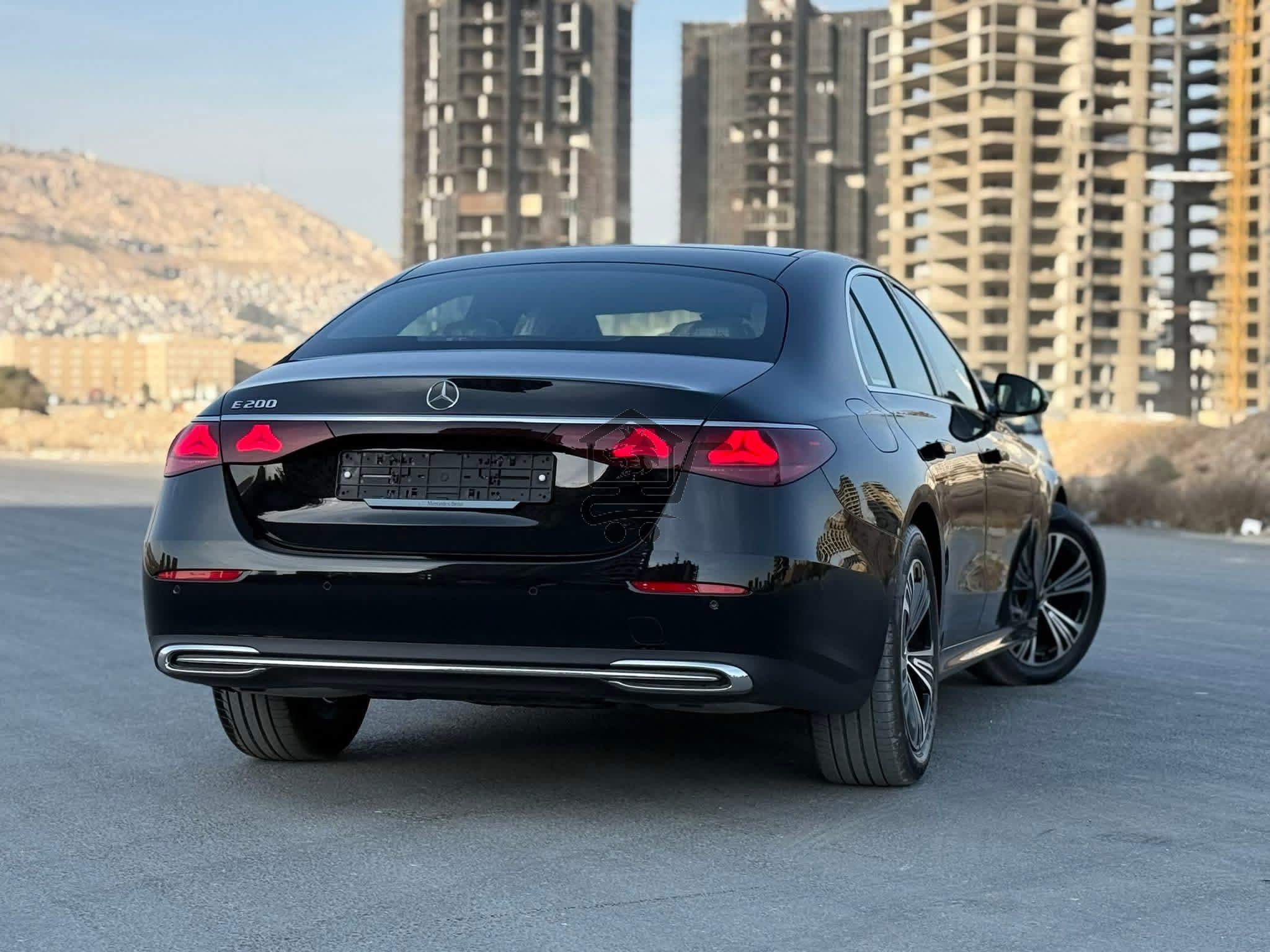 Mercedes - الصورة 2