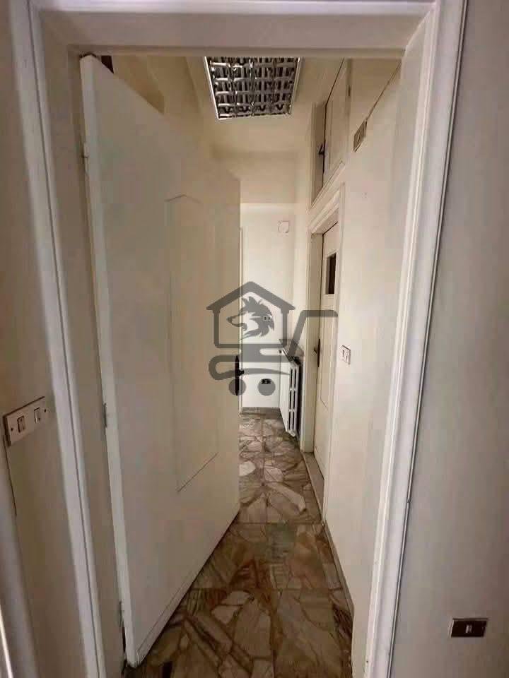 شقة للبيع بموقع مميز - الصورة 2