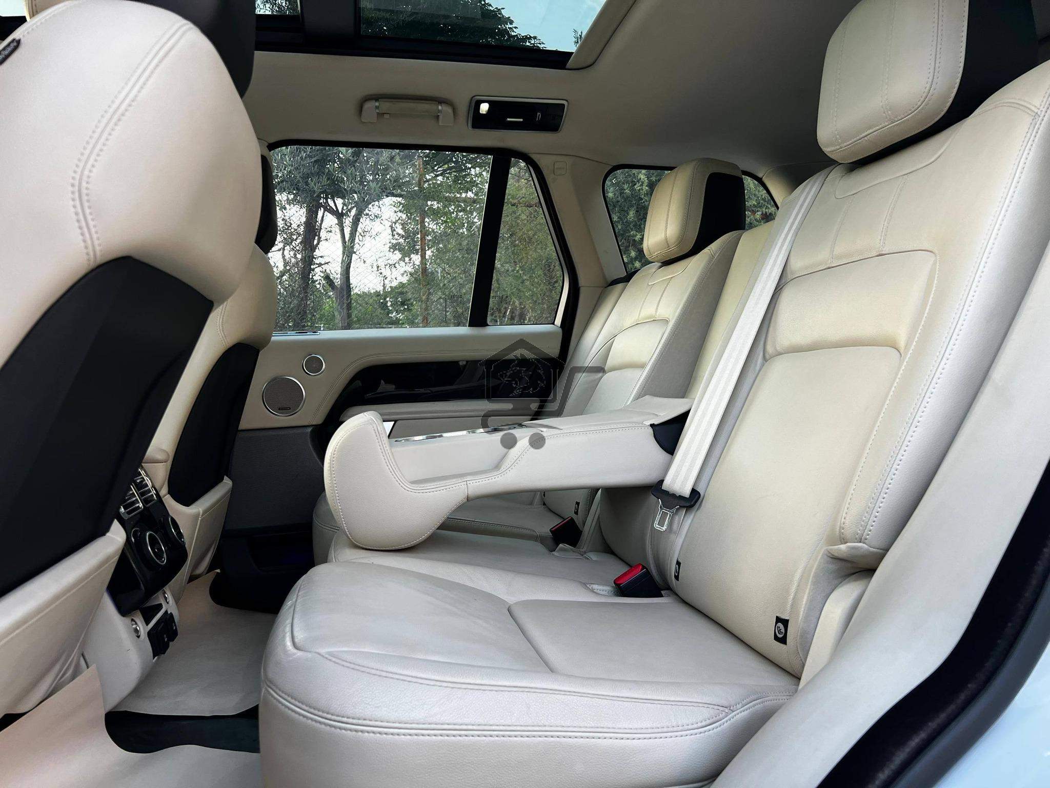 Range Rover Vouge - الصورة 10