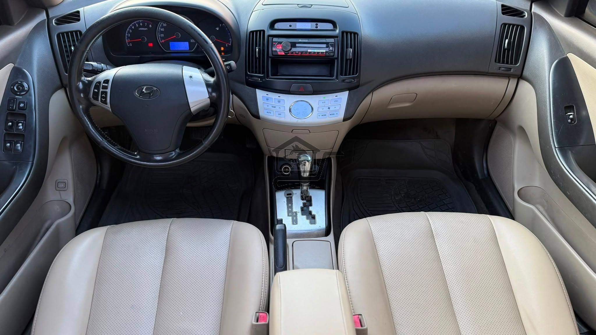 Hyundai Elantra 2011 - الصورة 6