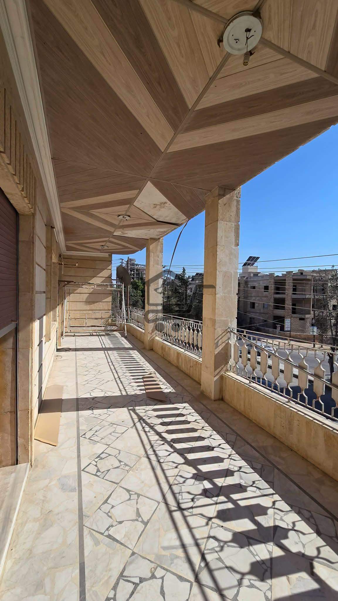 منزل بمساحة واسعة - الصورة 8