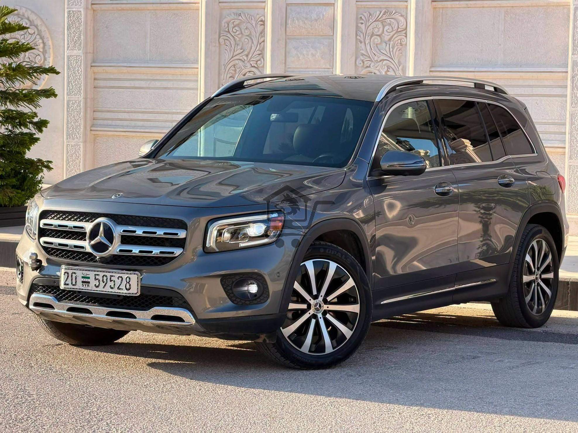 Mercedes-Benz GLB 250 - الصورة 1