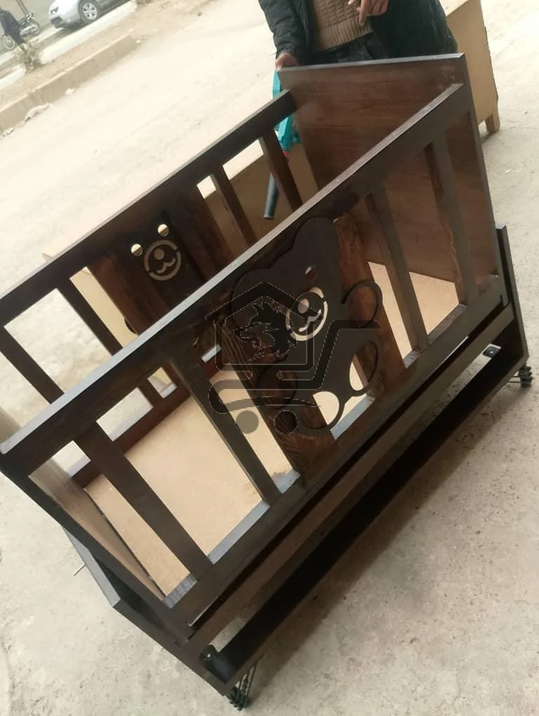 سرير خشبي للاطفال