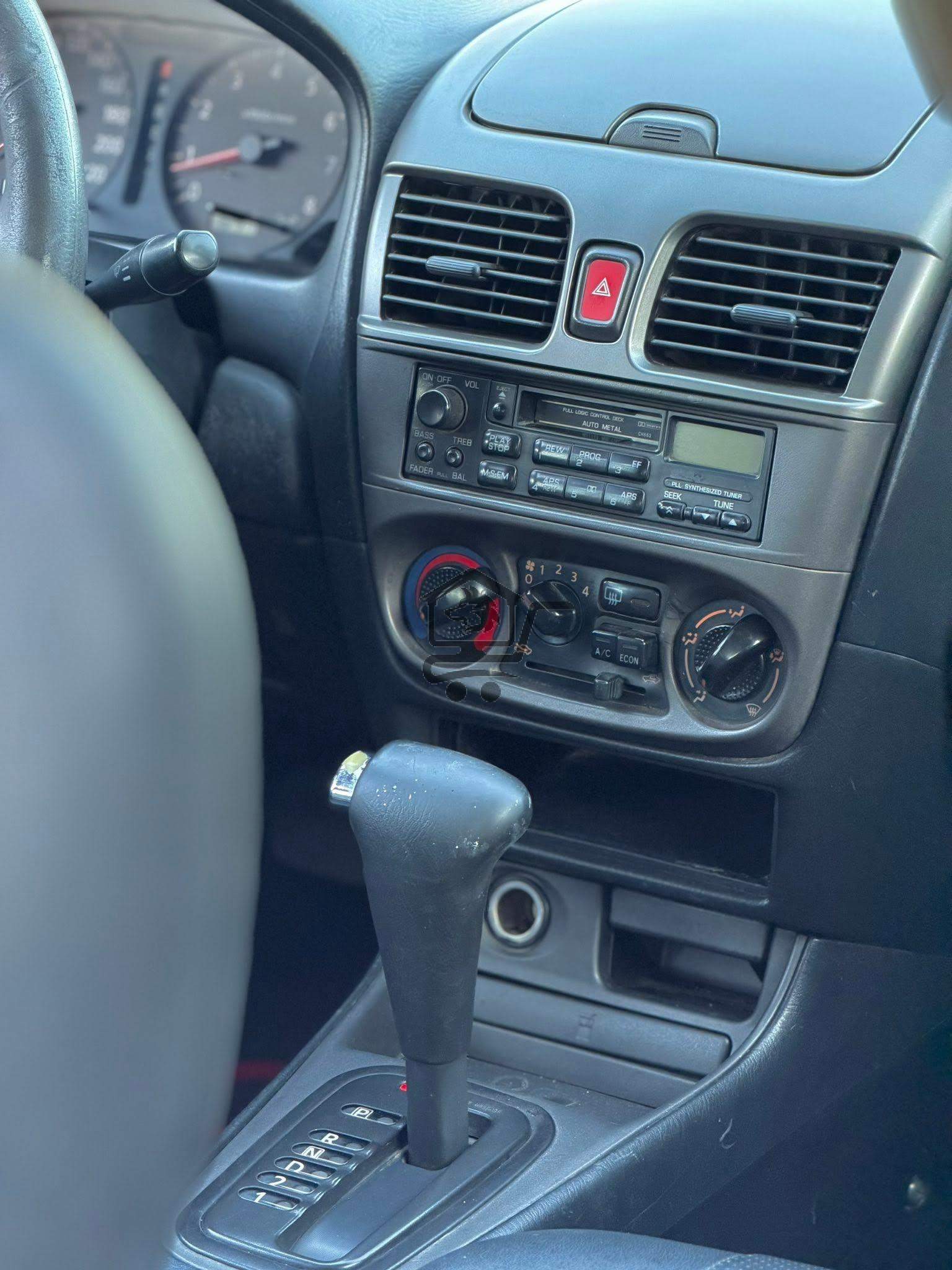 Nissan Sunny 2004 - الصورة 8