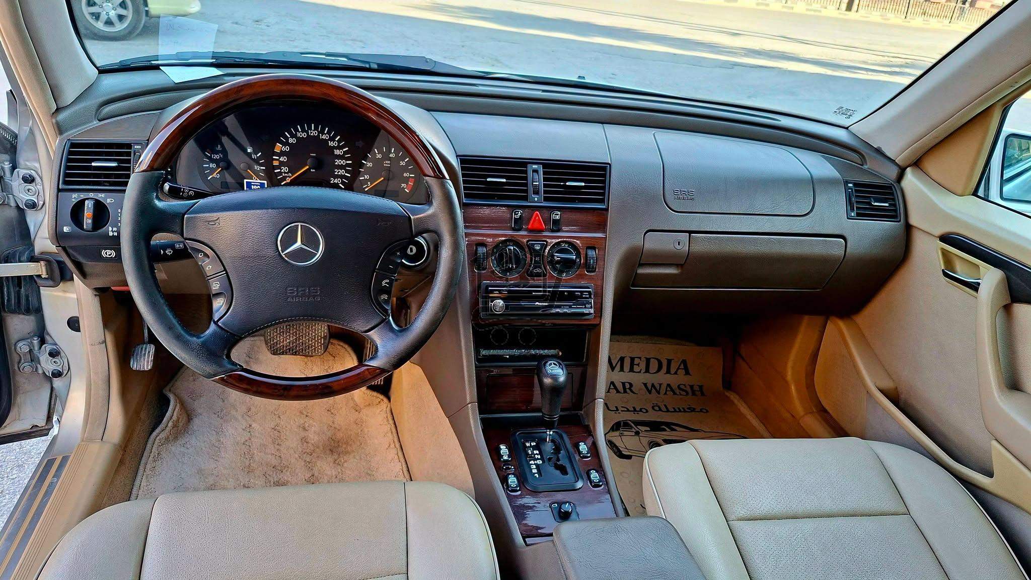 Mercedes C200 1997 - الصورة 9