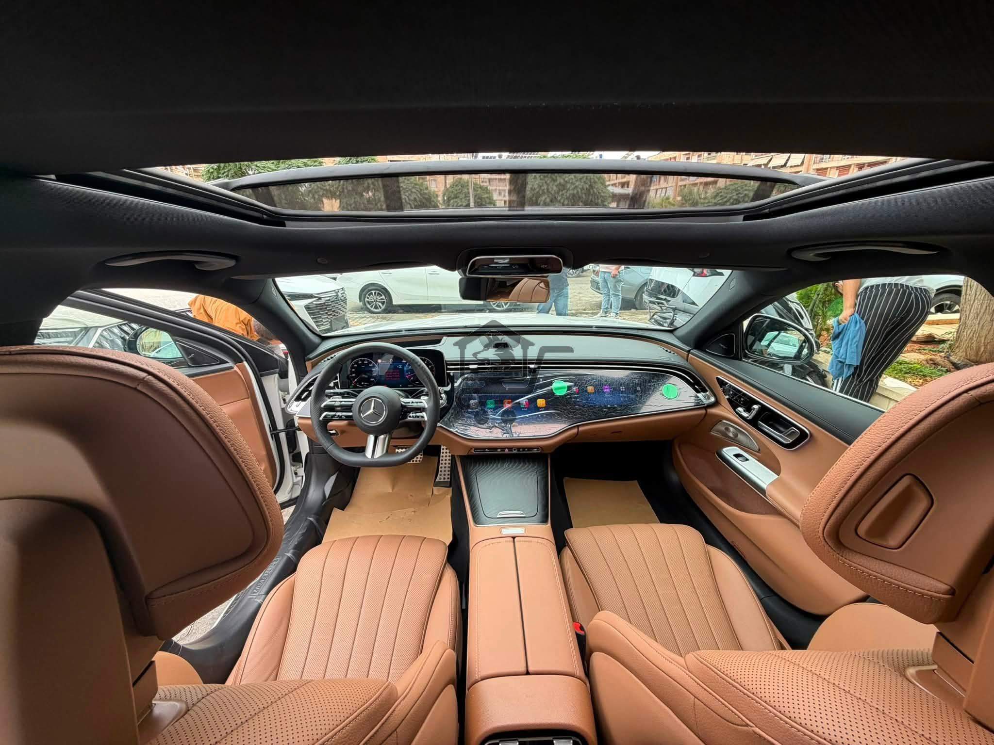Mercedes E300 AMG 2026 - الصورة 8