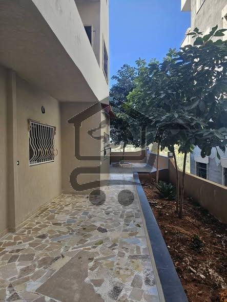 لمحبي الجنينة او الحديقة الخارجية بمساحة واسعة - الصورة 5