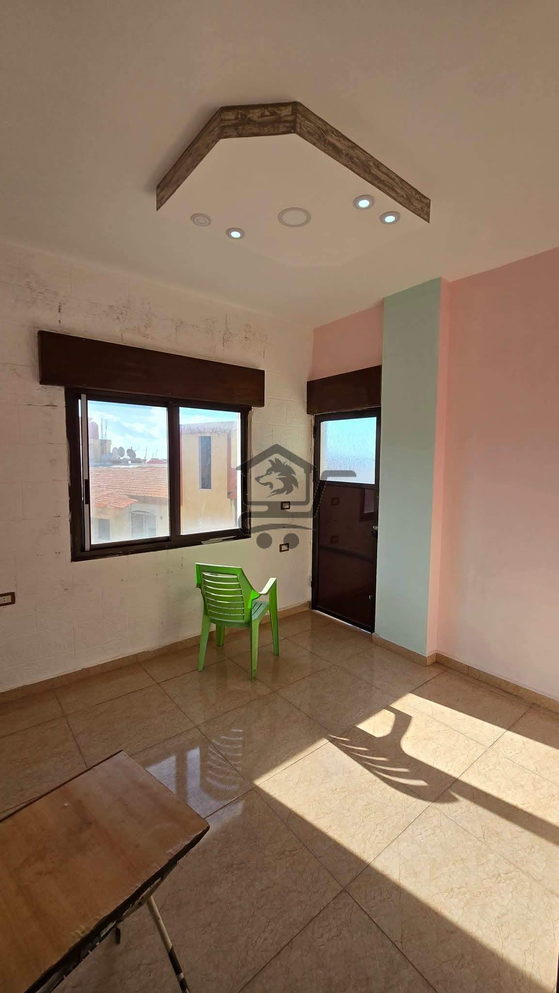 شقة بإكساء جيد جدا - الصورة 5