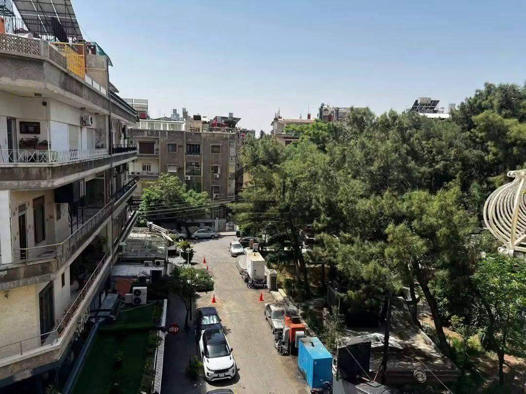 منزل للبيع يموقع حيوي - الصورة 1