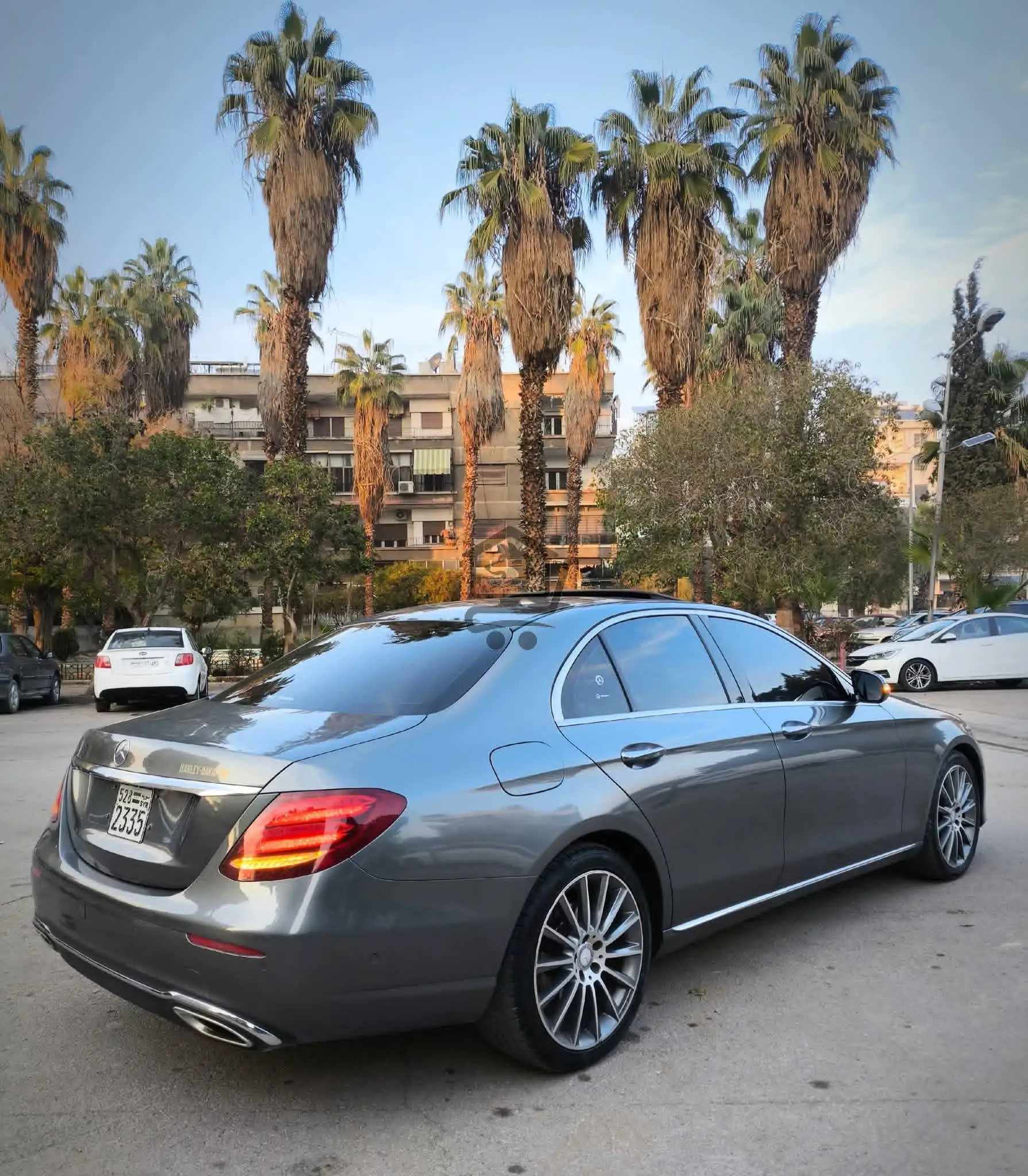 Mercedes E300 - الصورة 4