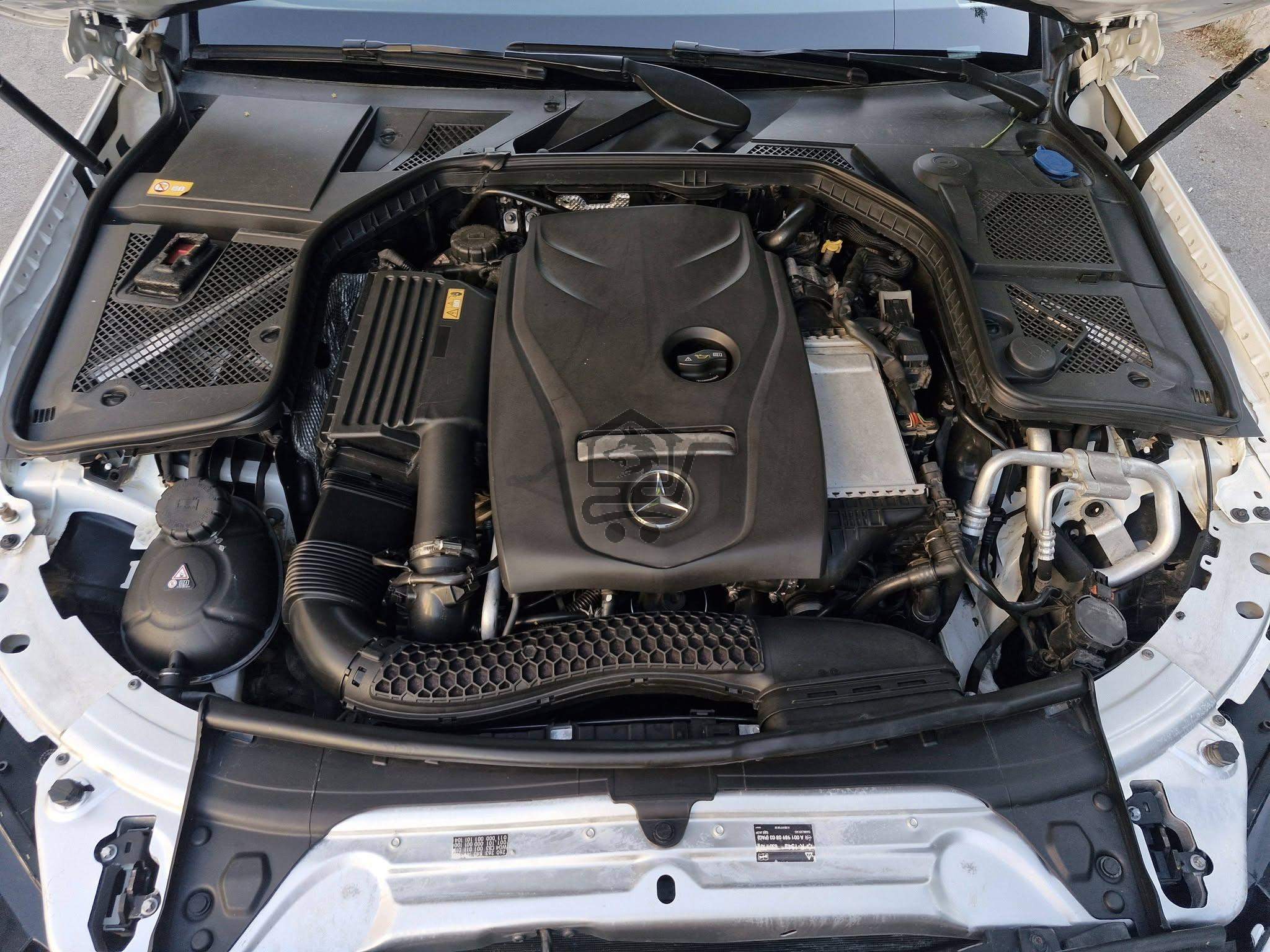 Mercedes-Benz C300 2016 - الصورة 10