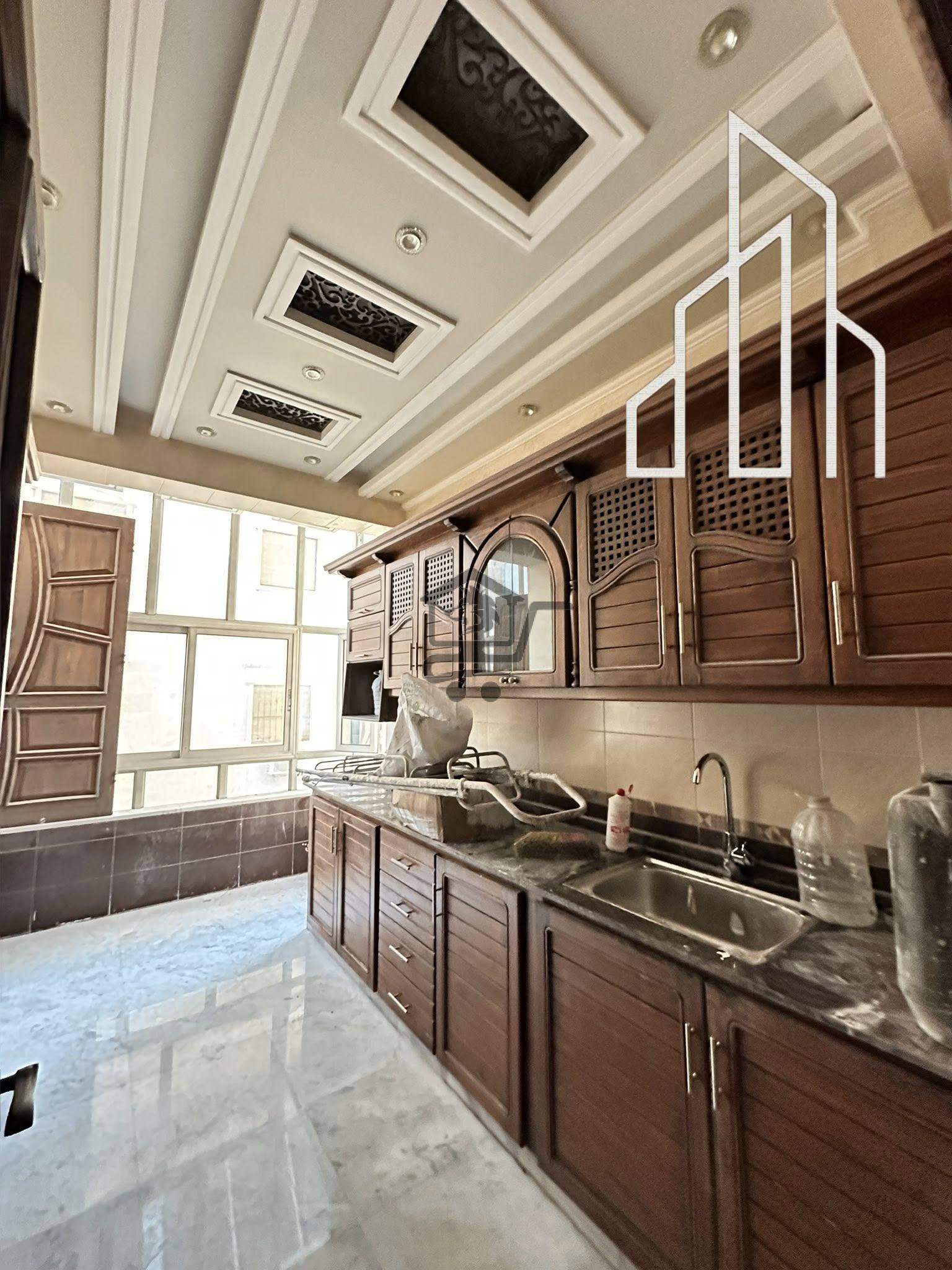 شقة بمساحة واسعة - الصورة 4