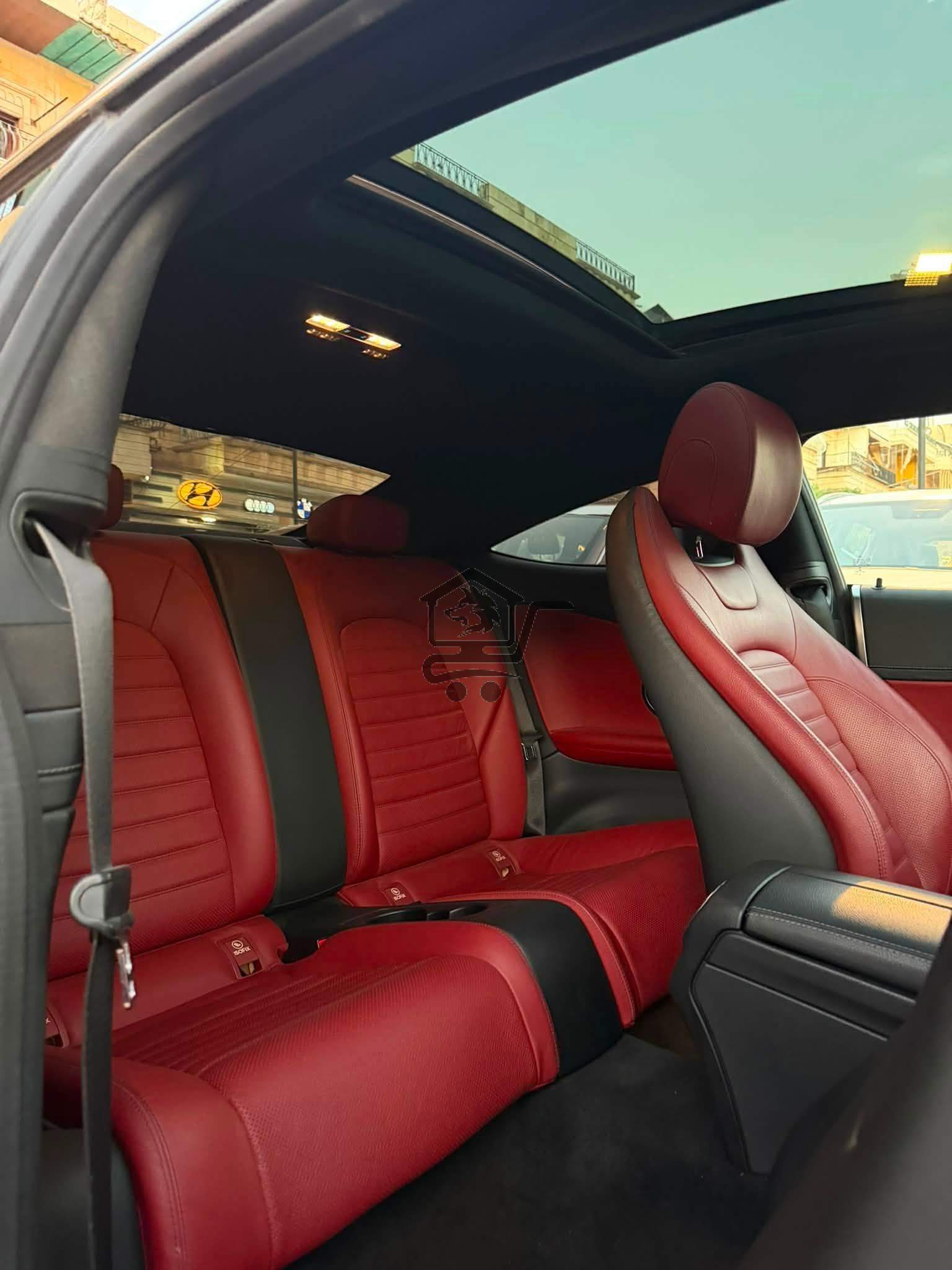 Mercedes-Benz C200 Coupe - الصورة 10