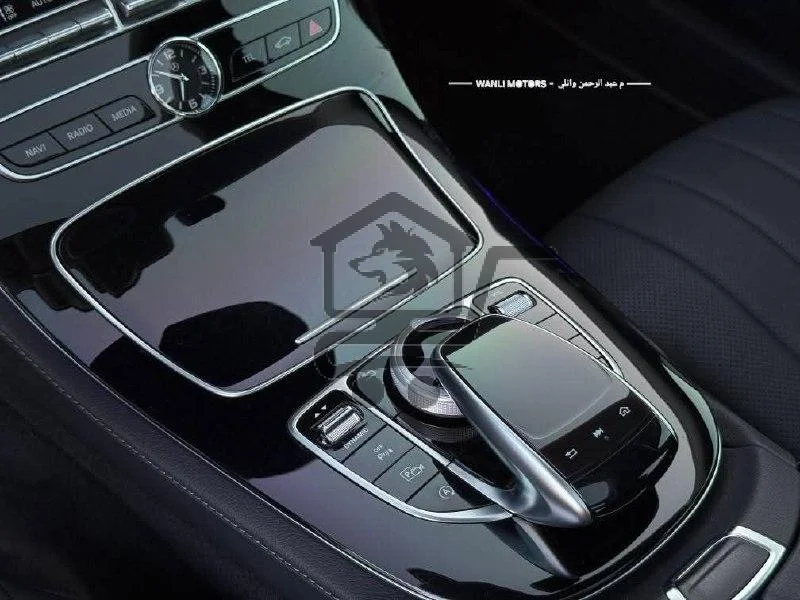 MERCEDES BENZ E300 - الصورة 8