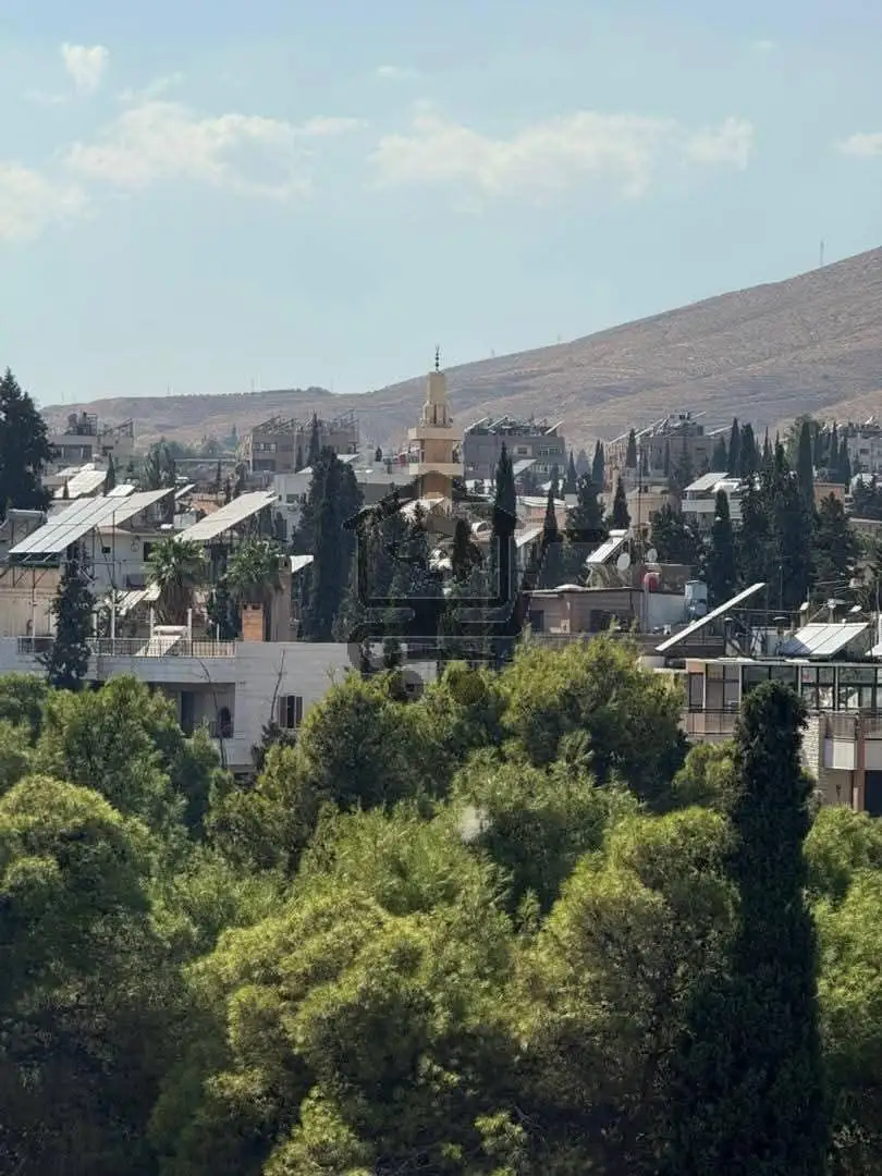 محل تجاري للاجار _ بمساحة صغيرة