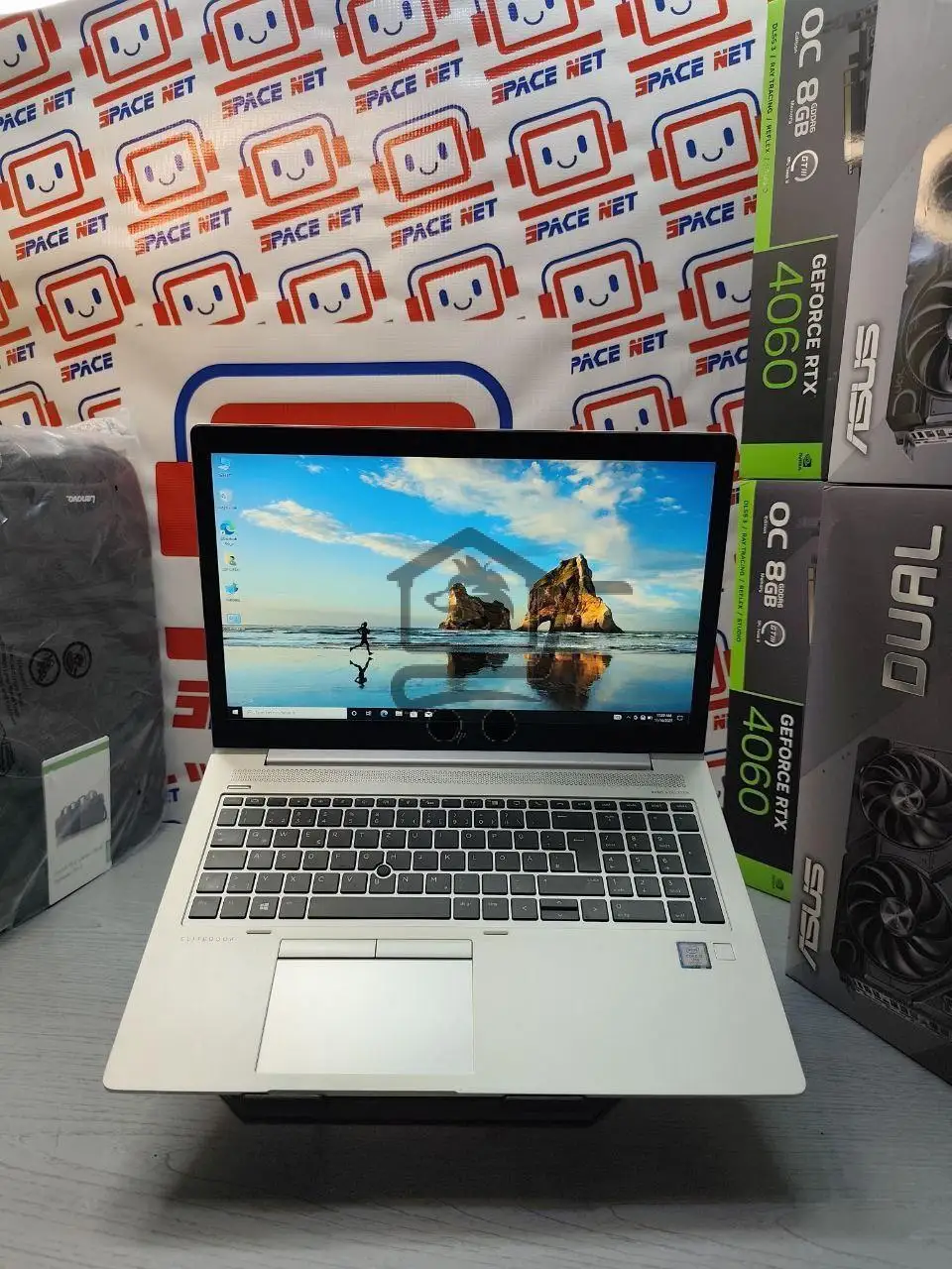 لابتوب HP بمعالج i7 من الجيل الثامن بكرت منفصل - الصورة 1