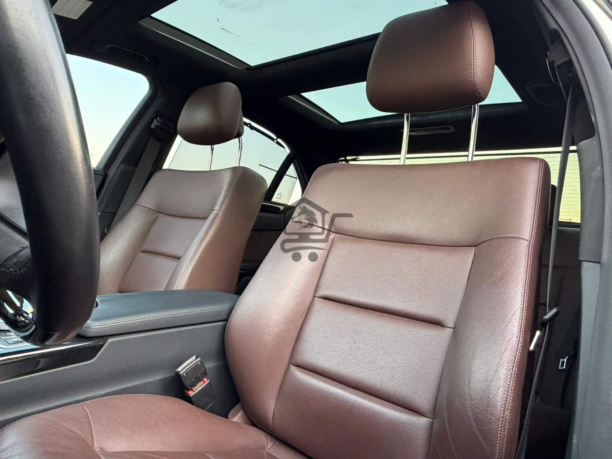 Mercedes Benz E300 - الصورة 6
