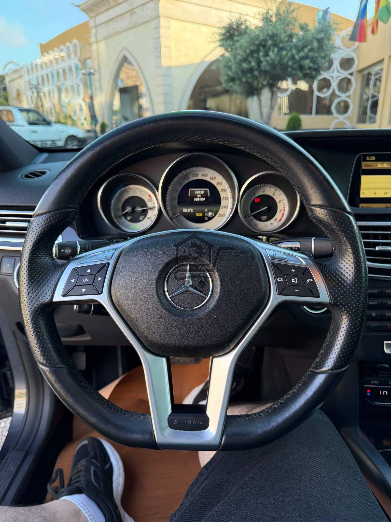 Mercedes-Benz E300 2014 - الصورة 6