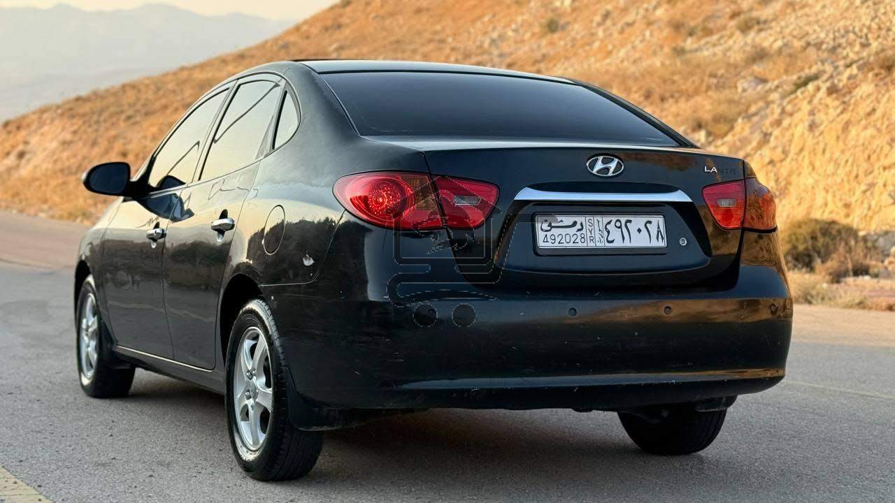 Hyundai Elantra 2011 - الصورة 4