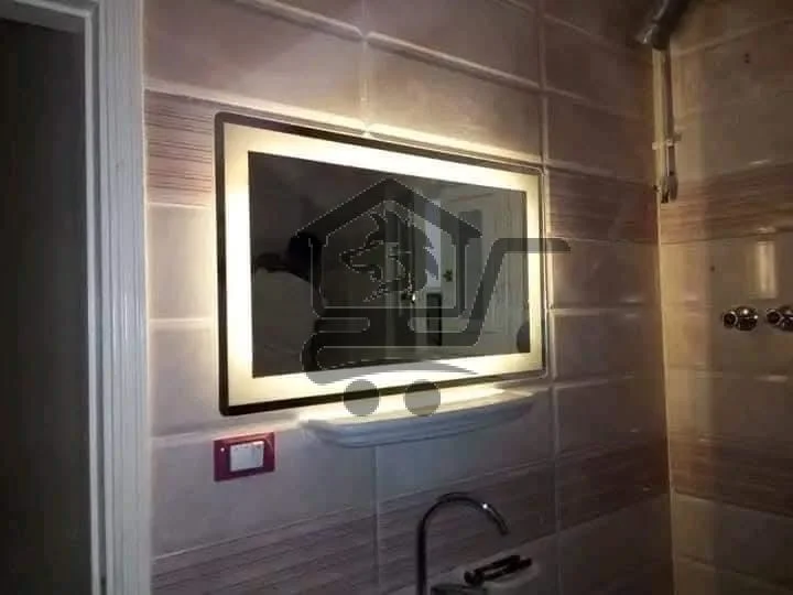 مرايا مضيئة - الصورة 1