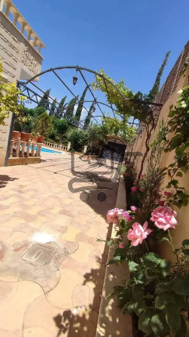 للبيع مزرعة في حتيتة التركمان - الصورة 2