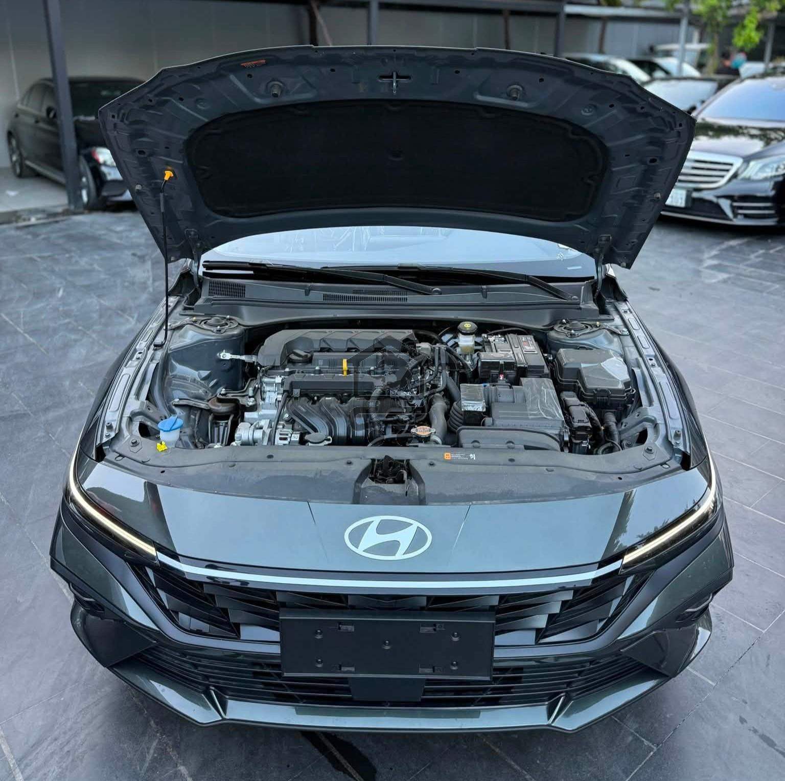 Hyundai Elantra 2025 - الصورة 5