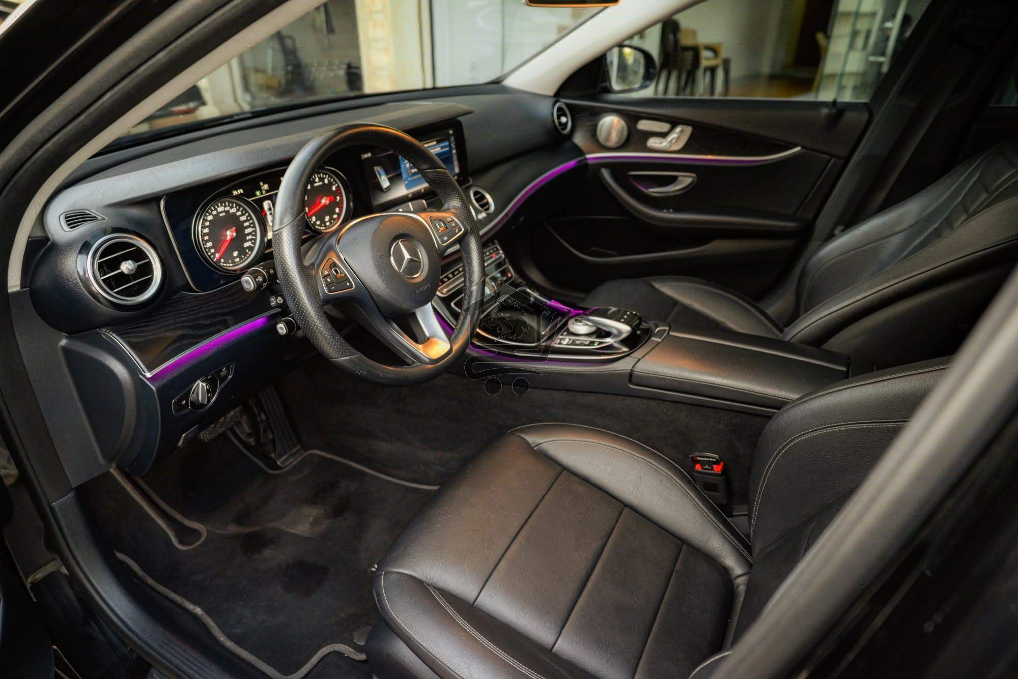Mercedes-Benz E200 - الصورة 8