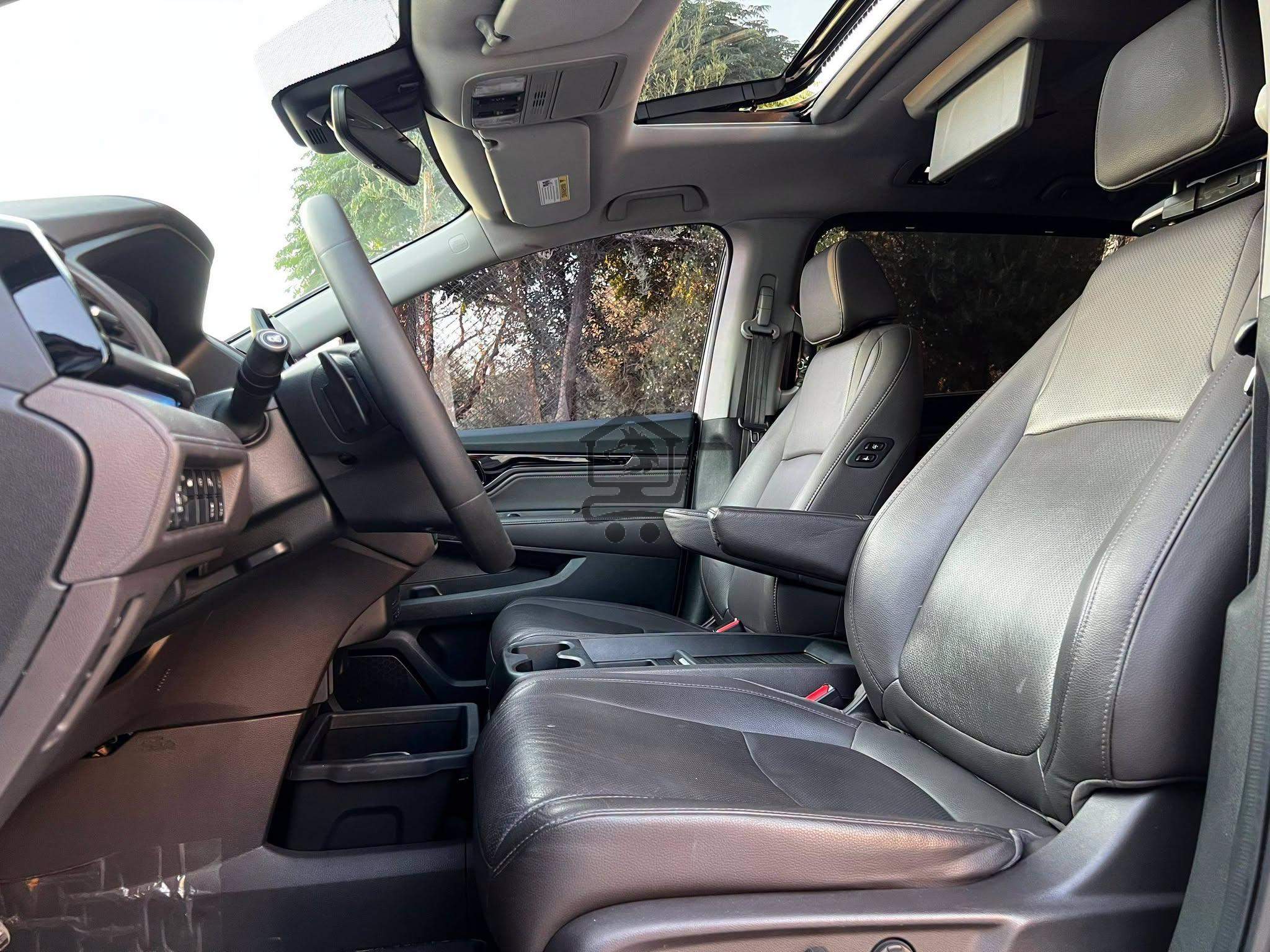 Honda Odyssey Touring - الصورة 5
