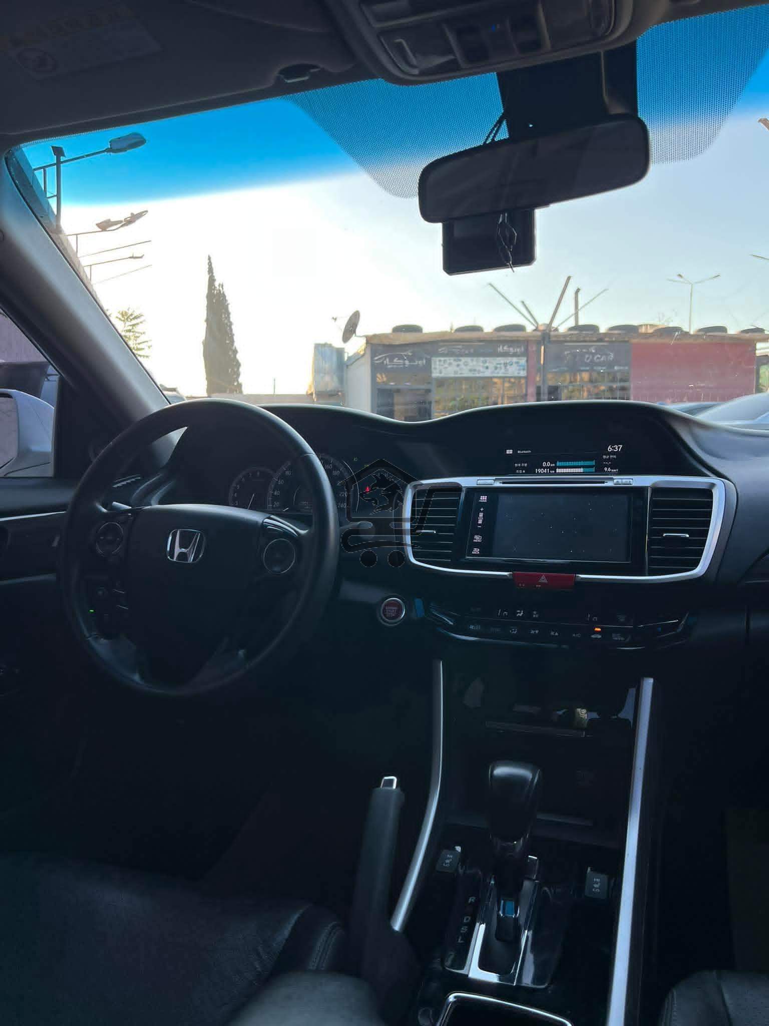 Honda Accord - الصورة 3