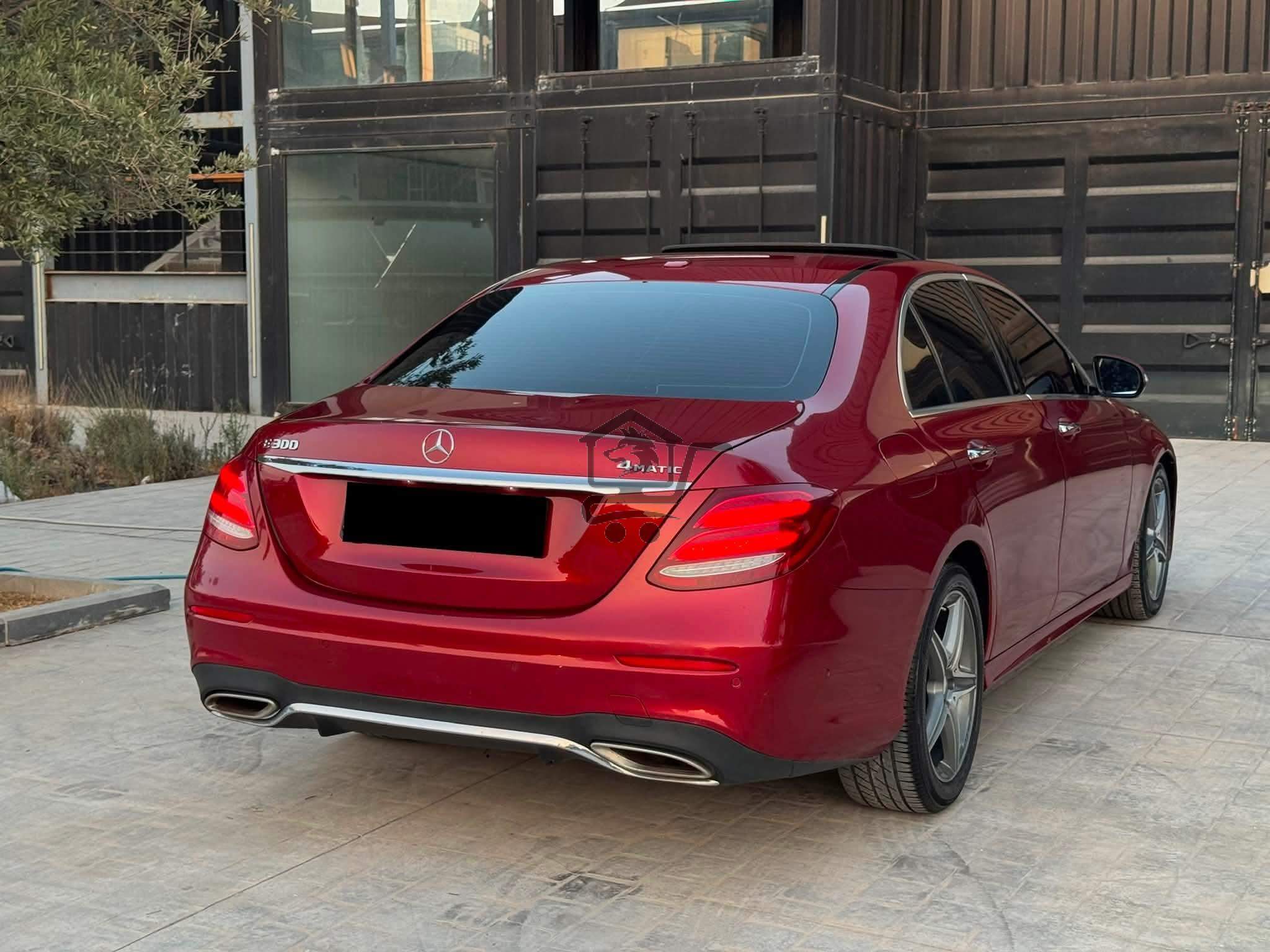 MERCEDES E300 - الصورة 6