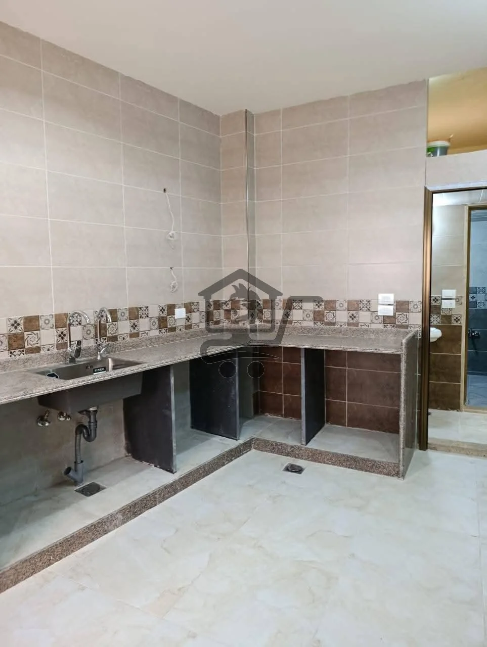 للبيع شقة في حرستا - الصورة 2