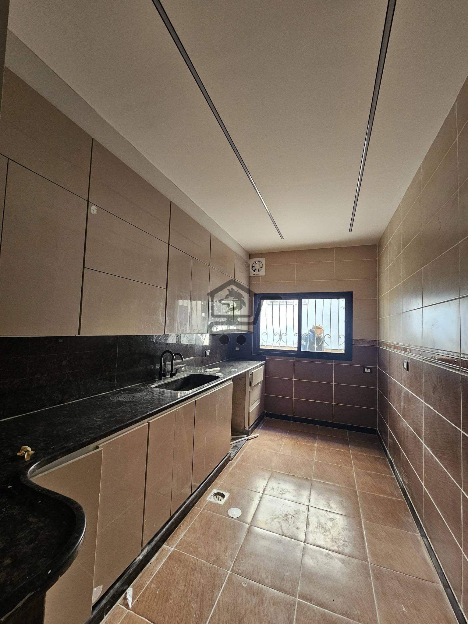 لمحبي الجنينة او الحديقة الخارجية بمساحة واسعة - الصورة 2