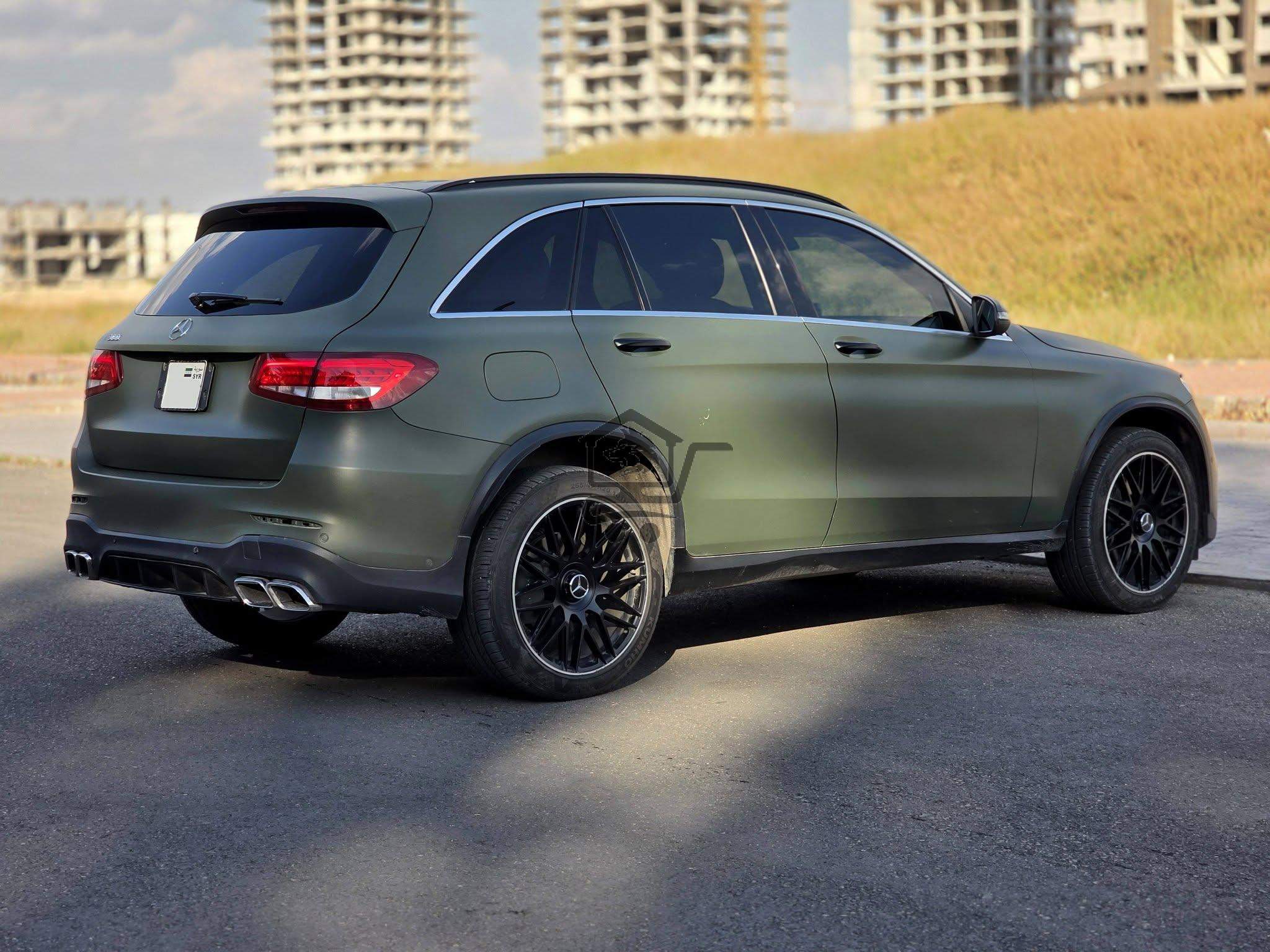 Mercedes-Benz GLC 300 - الصورة 2