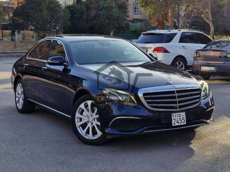 Mercedes-Benz E300 4Matic 2017 - الصورة 3