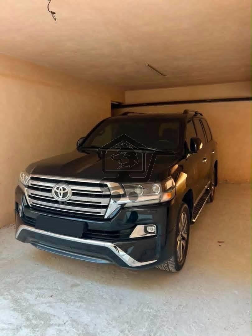 TOYOTA LAND CRUISER - الصورة 1