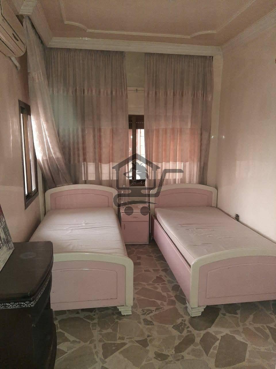 منزل بمساحة ممتازة - الصورة 4