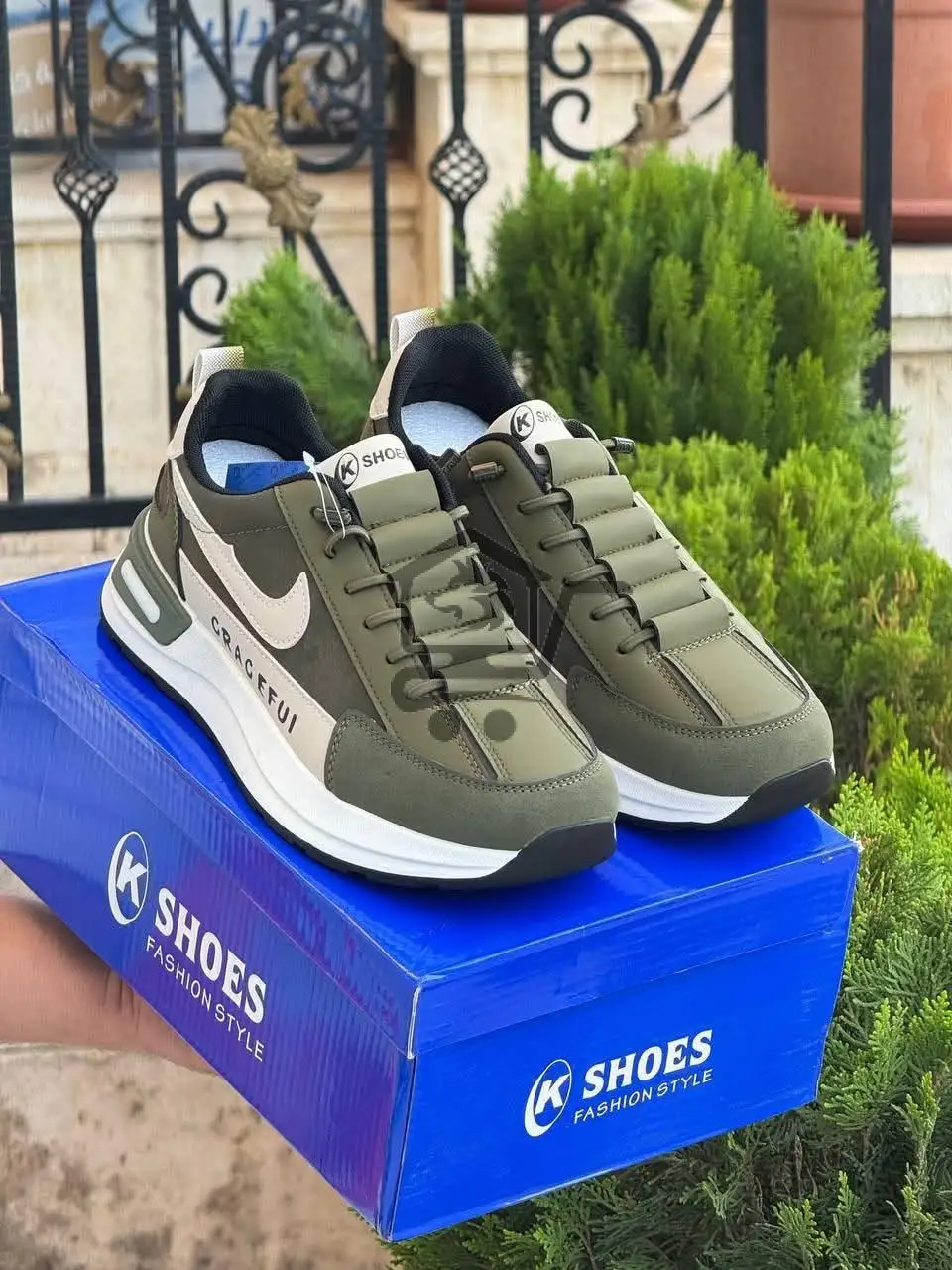 أحذية رياضية للآغا - الصورة 1