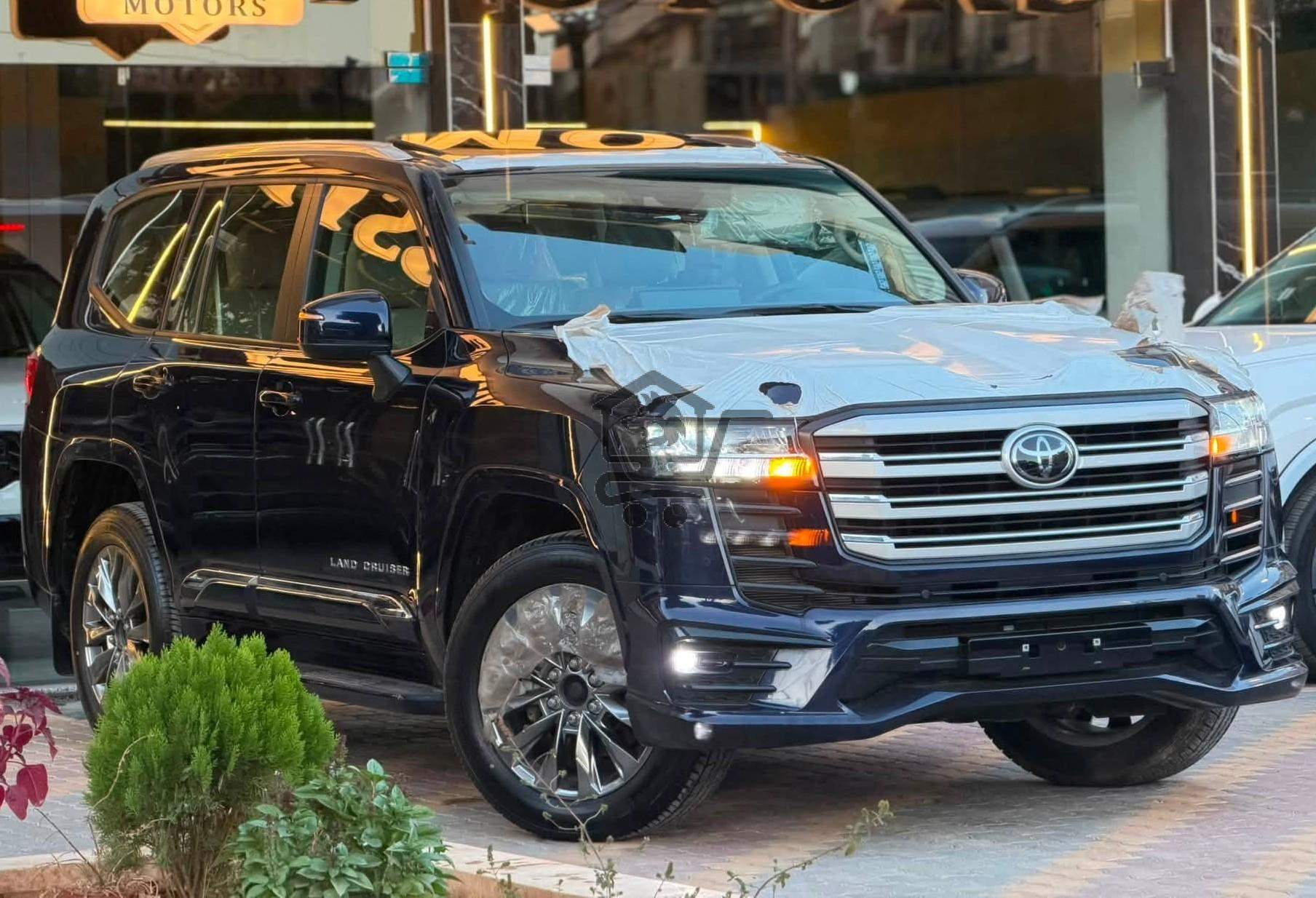 Toyota Land Cruiser GXR - الصورة 1